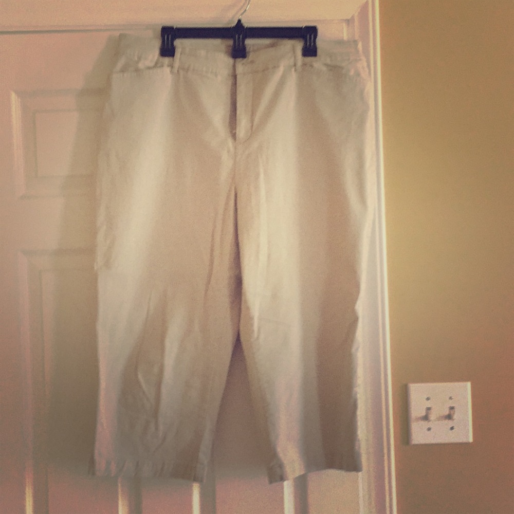 Crop pants ‼️SALE‼️